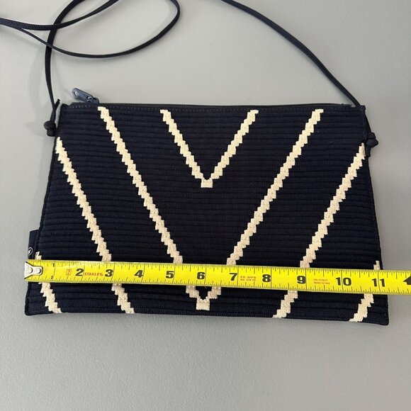 Vivaia The Envelope Lucy Crossbody Bag Purse Adjustable Foldable Chevron Navy - Picture 5 of 7